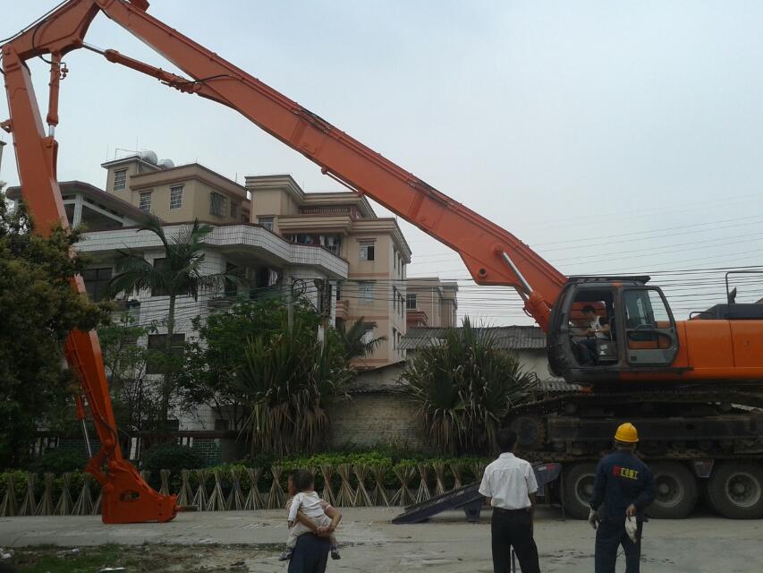 挖掘機拆樓臂 挖掘機拆樓臂