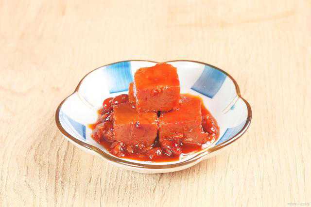 創(chuàng)新引領(lǐng)未來(lái)，一塊腐乳包裝設(shè)備助力腐乳產(chǎn)業(yè)升級(jí)