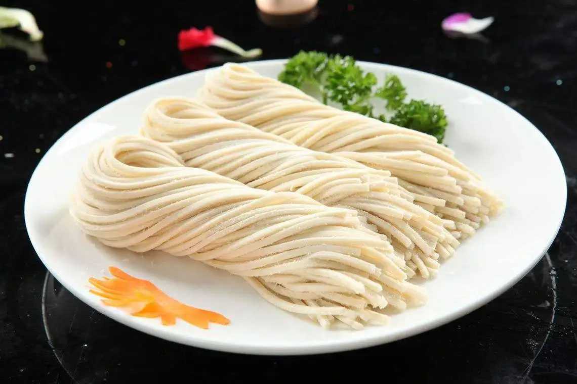 盒裝鮮面條包裝機，鎖鮮每一份美味