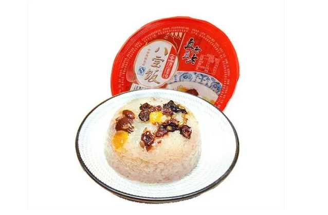八寶飯專業(yè)包裝線：鎖住傳統(tǒng)美味，融合現(xiàn)代科技，開啟美食新篇章！